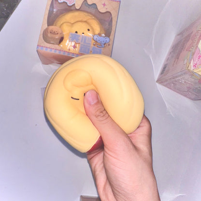 🐭ྀིྀི୭ ˚. ᵎᵎ Mr.Mouse Pastry Squishy(has minor flaws)