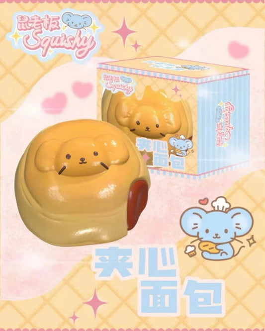 🐭ྀིྀི୭ ˚. ᵎᵎ Mr.Mouse Pastry Squishy(has minor flaws)